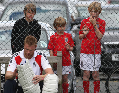 24sport: A young fans stares at Andrew Flintoff