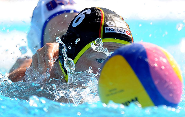 FINA swimming champs: Marc Politze keeps his eye on the ball