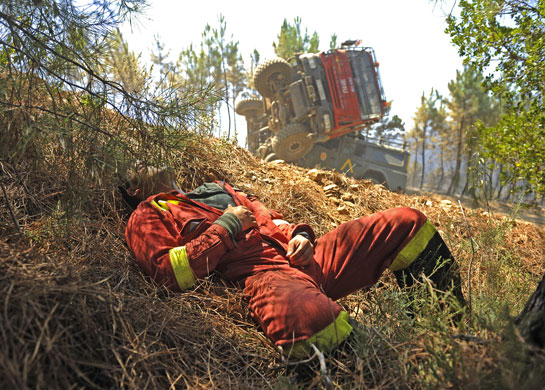 24 hours: injured firefighter in Vegas de Coria, Spain