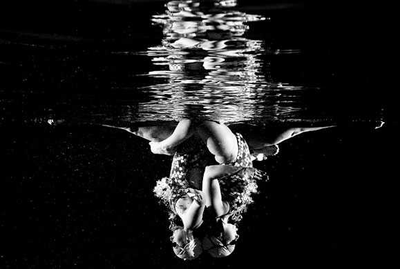 24 hour in sport: Australian Synchronised Swimming Portrait And Training Session