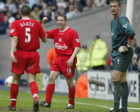 Michael Owen : Michael Owen of Liverpool celebrates scoring