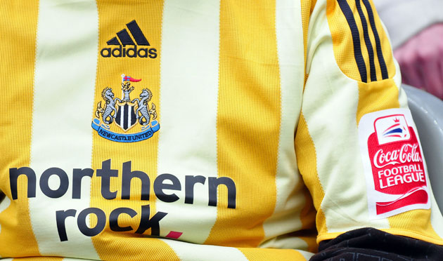 24sport: Newcastle United fan wears their new away shirt