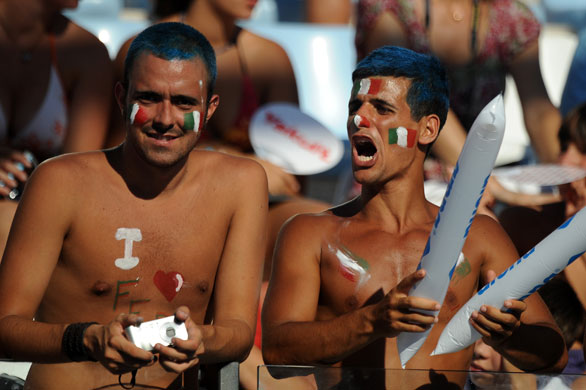 FINA World Championship: Italian supporters sing and dance as they watch the action 