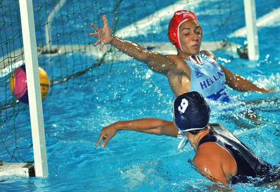 FINA World Championship: Elsie Windes scores one of her 5 goals