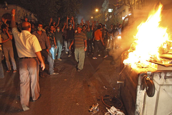 Iran protests: Anti-government Iranian protestors