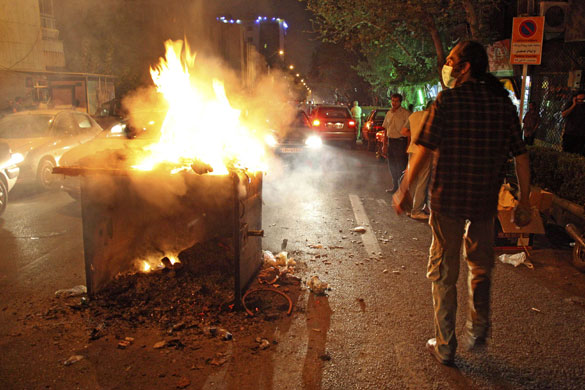 Iran protests: Anti-government Iranian protestors