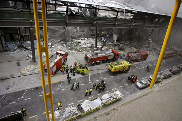 History of ETA: 2006: A car bomb exploded in a car park at Madrid arport