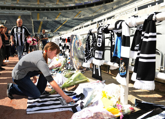 Bobby Robson: Soccer - Bobby Robson Tributes - St James' Park