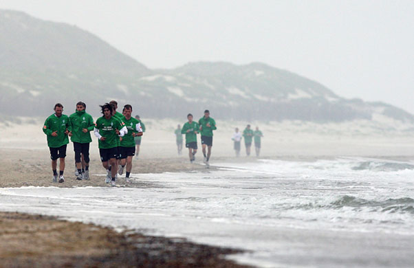 24 hours in sport: Werder Bremen - Norderney Training Camp - Day 2