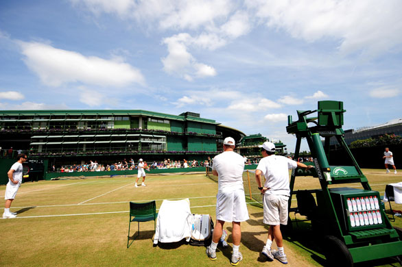Wimbledon: Day 12: Wimbledon 2009 Day 12 Roger Federer practicing