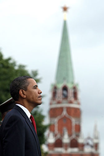 Obama in Russia: US President Barack Obama takes part in the wreath  laying ceremony 