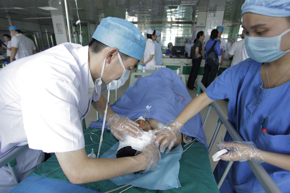 Urumqi riots: A victim of the Urumqi riots in the People's hospital