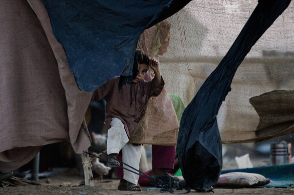 24 hours in pictures: Internally Displaced Face Harsh Conditions In Relief Camps