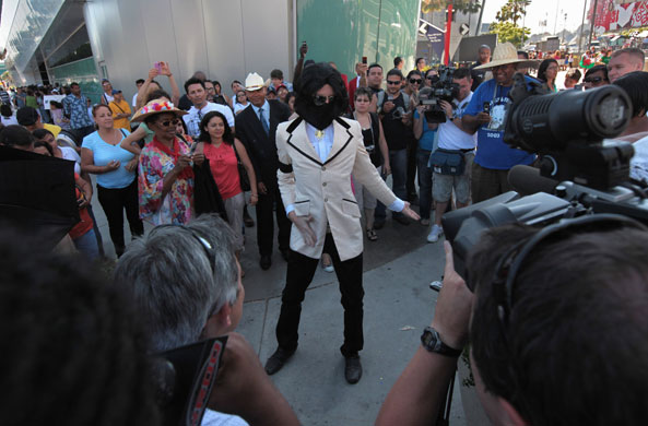 Michael Jackson Funeral: Los Angeles Prepares For Michael Jackson Memorial Service