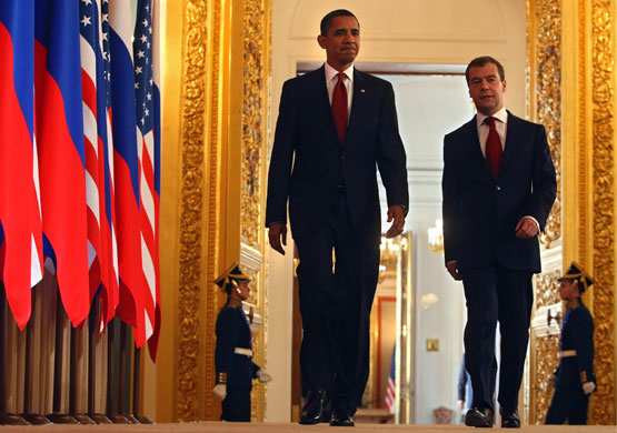 Obama in Russia: Dmitry Medvedev and President Obama arrive for the signing ceremony 