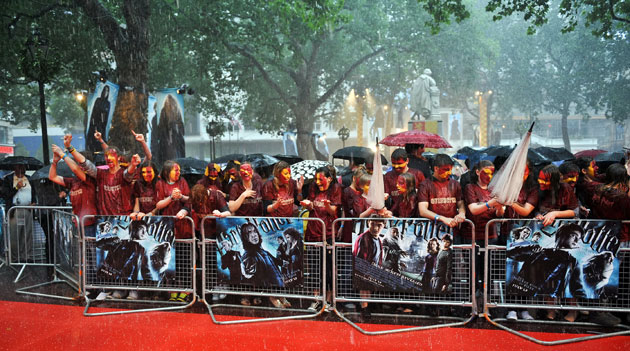 weather london: Fans stand in rain at premiere of Harry Potter and the Half-Blood Prince