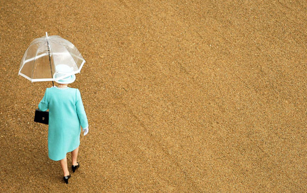 24 hours in pictures: Buckingham Palace Holds Garden Party