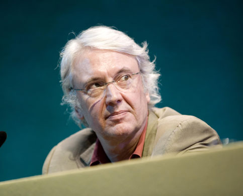 Hacking scandal: Les Hinton