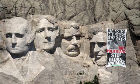 Blog Greenpeace:  Greenpeace activists scaling Mount Rushmore