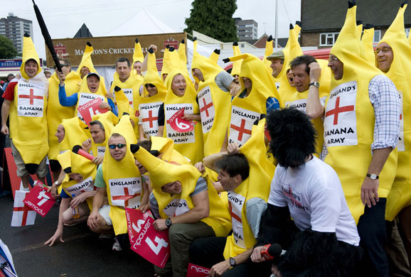 Toms Ashes Day 3: A bunch of fans turn up to rival England's famous Barmy Army