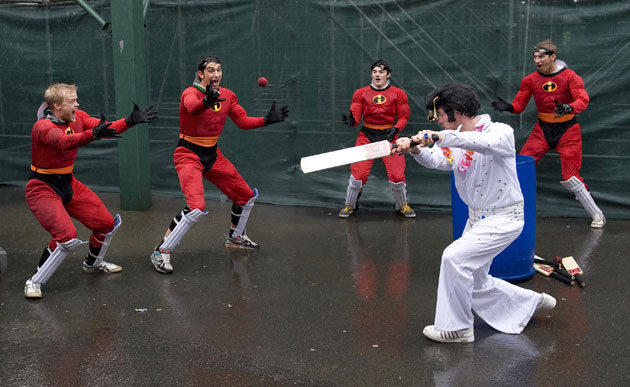 Toms Ashes Day 3: Fans dressed as Elvis and The Incredibles play cricket