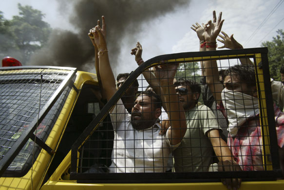 24 hours: student protest in Jammu, India