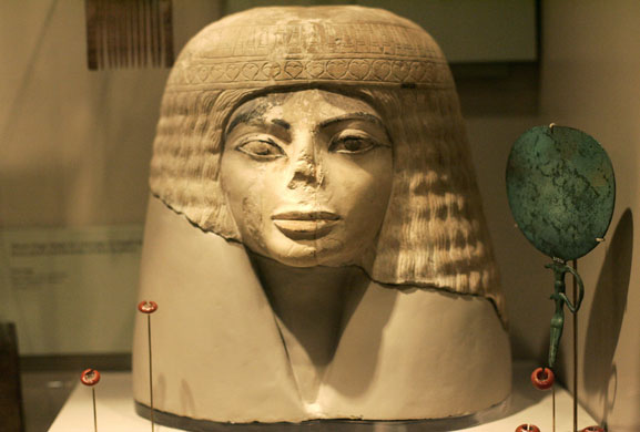 Silly season 2009: An ancient Egyptian bust resembling Michael Jackson is displayed in Chicago