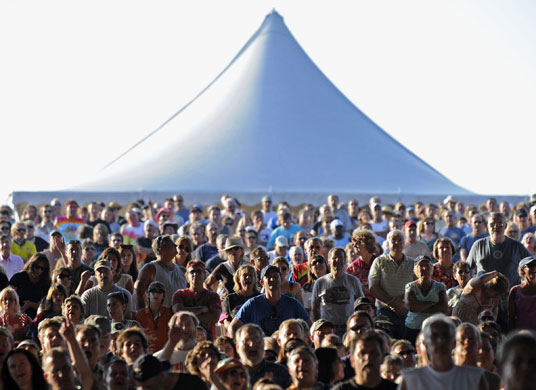 24 hours in pictures: Bethel, New York, USA: Music fans at the Bethel Woods Music Festival