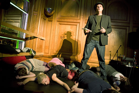 Moss takes Edinburgh: Stephen Moss performs in Who Broke Fred Goodwin's Windows?