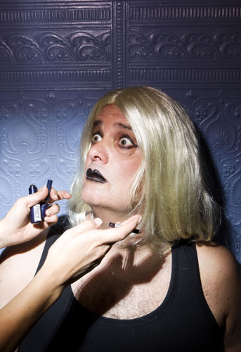 Moss takes Edinburgh: Stephen Moss being made up for Inconsiderate Aberrations of Billy the Kid