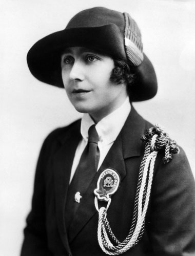 Girl guides 100th: 1910 Elizabeth Bowes-Lyon in her Girl Guides uniform