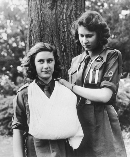 Girl guides 100th: 1943 Princess Elizabeth and Margaret Rose, in their Girl Guide uniforms