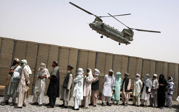 Afghanistan elections : Election workers make their way to Sangin