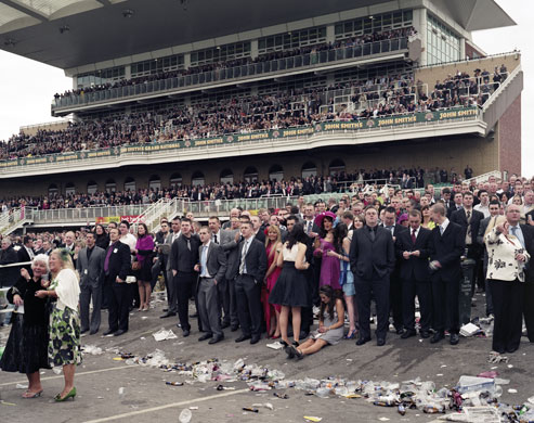 We English: Ladies  Day, Aintree