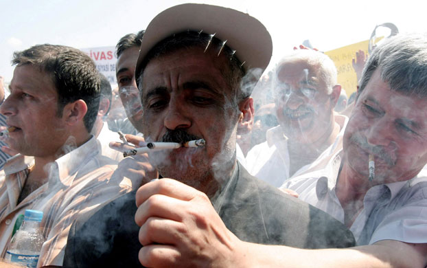 24 hours in pictures: smoking ban protest in Turkey