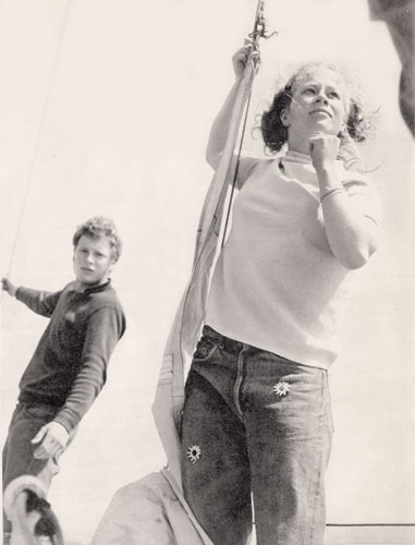 Pacific shipwreck: Douglas Robertson, sister