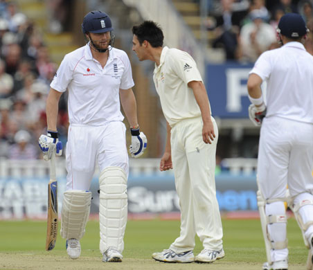 Tom Jenkins 3rd Ashes: Andrew Flintoff has words with Mitchell Johnson