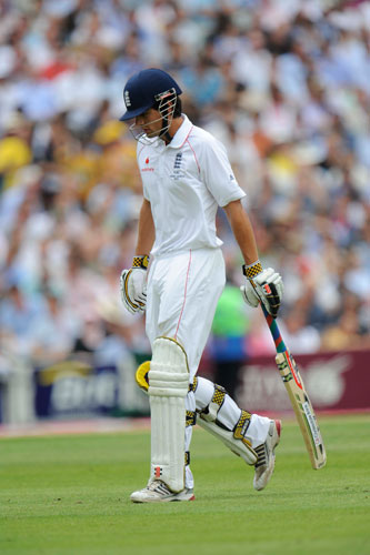 Ashes 5th Test Day 1: Dejected Alistair Cook