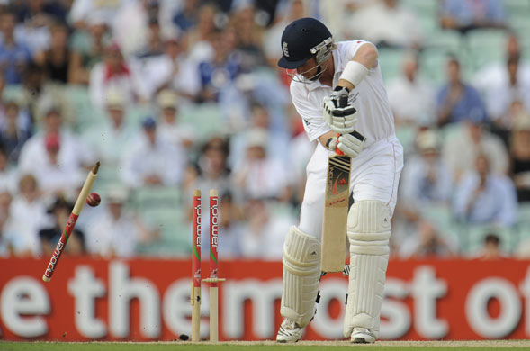 Ashes: Fifth test day one: Bell bowled out
