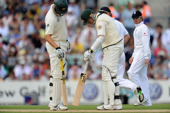 tom ashes day 2: Clark and Siddle try to repair the pitch