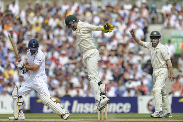 sat 1 ashes: Andrew Strauss gets caught at slip as Haddin celebrates