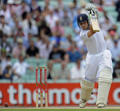Sat 2 ashes: Trott drives Johnson for four