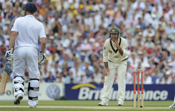 Sat 2 ashes: Ricky Ponting laughs with Andrew Flintoff 
