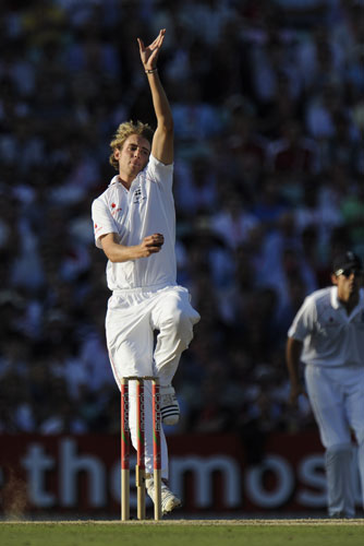 sat 3 ashes: Stuart Broad bowling