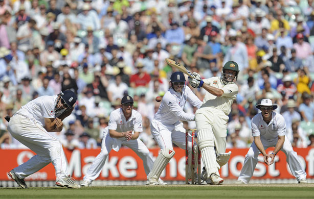 Ashes: 5th Test Day 4: Hussey for four