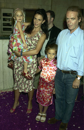 Martin Amis at 60: 2003: Martin Amis and his family