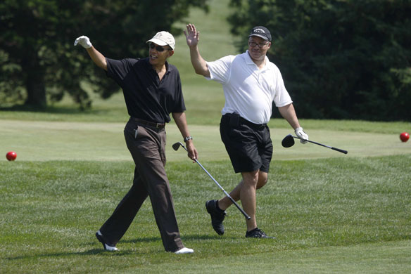 24sport: U.S. President Obama walks with Eric Whitaker