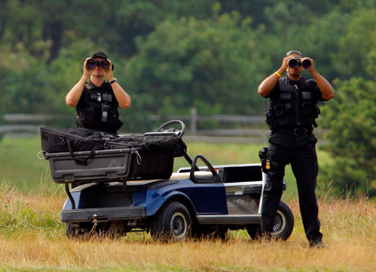 Obama holiday: Members of the United States Secret Service Counter Assault Team