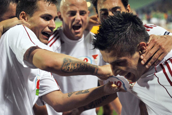 champions league : Gergely Rudolf of VSC Debrecen celebrates with his teammates 