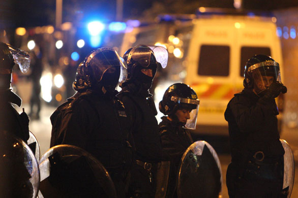 West Ham v Millwall: Police prepare for violence outside Upton Park